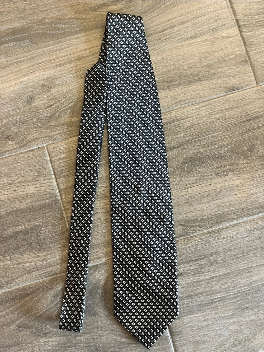 Classic Black and White Patterned Men’s Tie